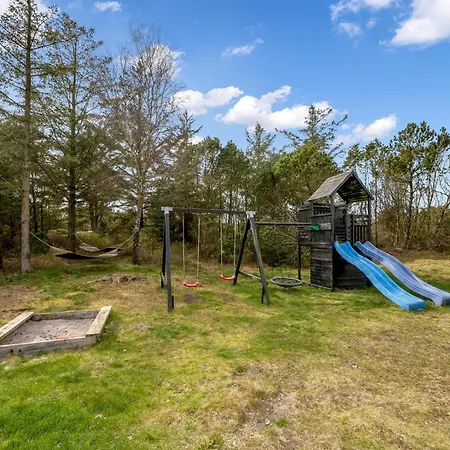 14-person Pool House With Plenty Of Activity Options - 1031