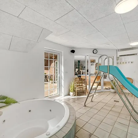 14-person Pool House With Plenty Of Activity Options - 1031 Casa vacanze