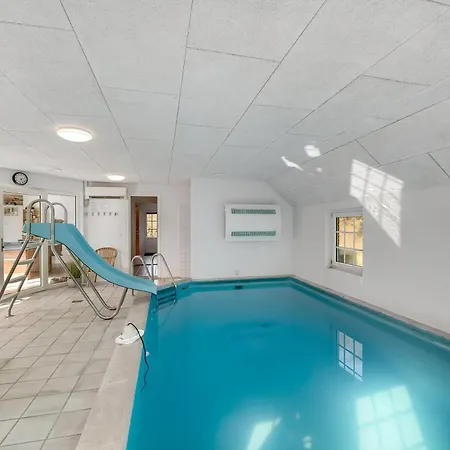 Casa vacanze 14-person Pool House With Plenty Of Activity Options - 1031