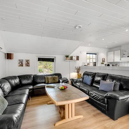14-person Pool House With Plenty Of Activity Options - 1031